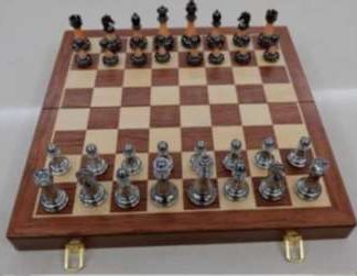 Jeu d’échecs de luxe Staunton – Pièces finition métal anodisé triple lesté et plateau bois Mahogany/érable